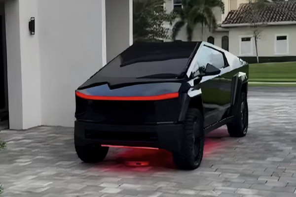 Pamer ke Publik, Shaquille O'Neal Beli Cyberbeast Widebody Pertama di Dunia