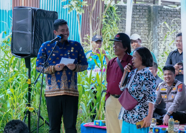 Panen Raya Padi di Mabar Hilir, Wali Kota Bobby Nasution Ingin Sektor Pertanian Terus Berkembang