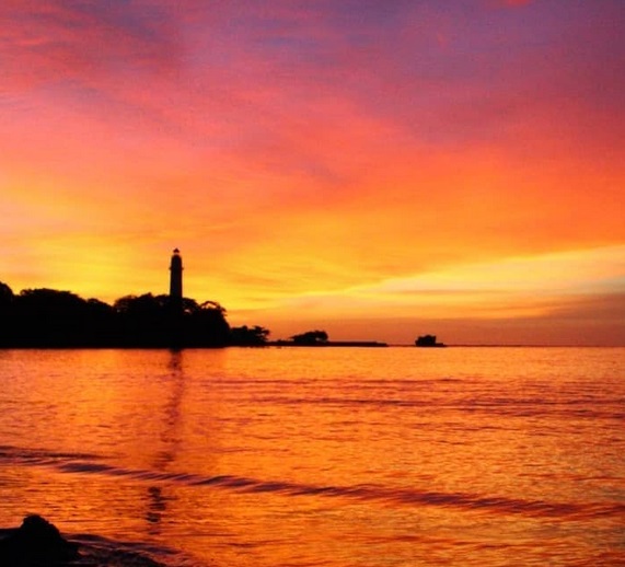 5 Pantai Pasir Putih Terindah di Jawa Barat, Jadi Spot Instagramable