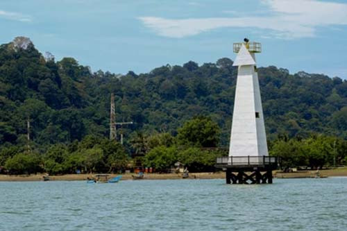 10 Tempat Wisata di Indonesia yang Terkenal Akan Mistis dan Mitosnya