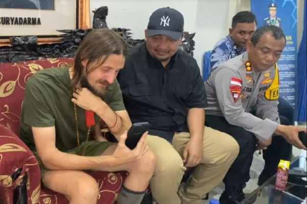 Pilot Philip Mark Mehrtens Diterbangkan ke Jakarta dengan Pesawat TNI AU