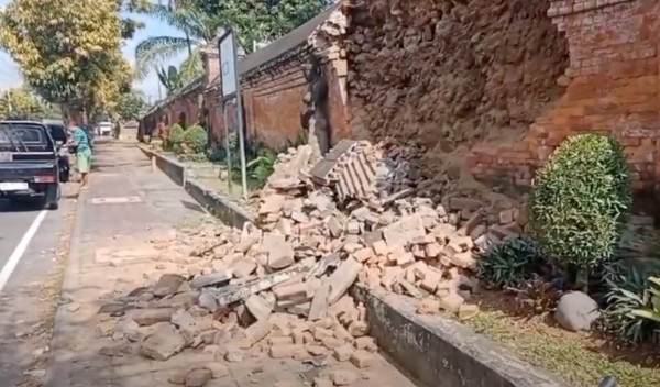 Gempa Dangkal M4,8 Robohkan Tembok Puri Blahbatuh Gianyar Bali