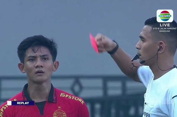 Babak 1 Persib vs Persija, Maung Bandung Unggul lewat Gol Dimas Drajad, Firza Andika Kartu Merah
