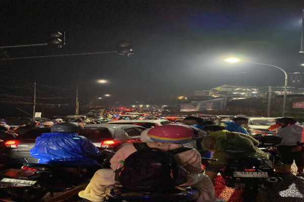 Seharian Menembus Macet dari Cibodas Sampai Cisarua