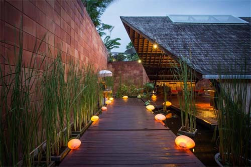 10 Rekomendasi Tempat Honeymoon di Bali, Vila hingga Resort Romantis
