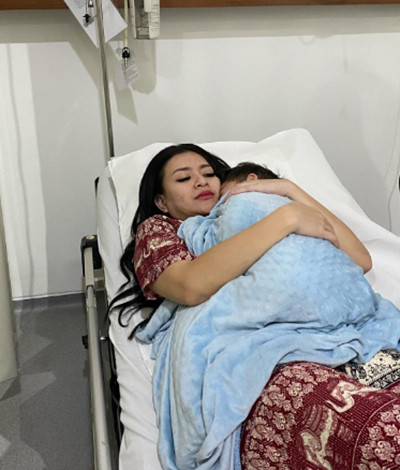 Rawat Adzam Sendirian di Rumah Sakit, Nathalie Holscher Sindir Seseorang: Jangan Diharepin