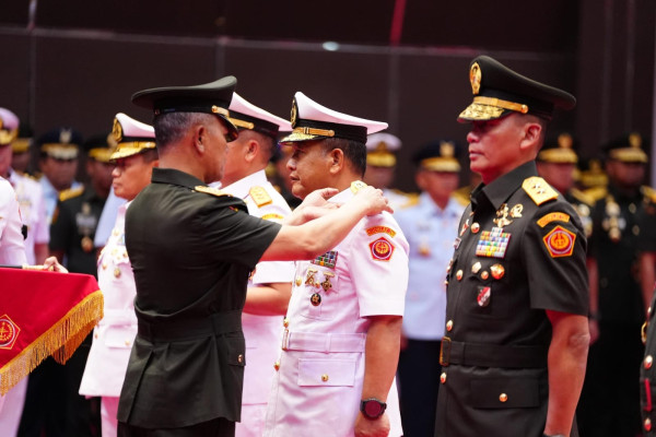 Sertijab 4 Jabatan Strategis TNI, Adik Irjen Pol Krishna Murti Resmi Jabat Dankodiklat