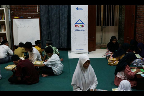 Home Bratang, Ciptakan Generasi Tangguh dan Saleh di Tengah Keterbatasan