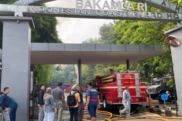 Situasi Terkini Kebakaran Gedung Bakamla, Asap Masih Keluar dari Ventilasi