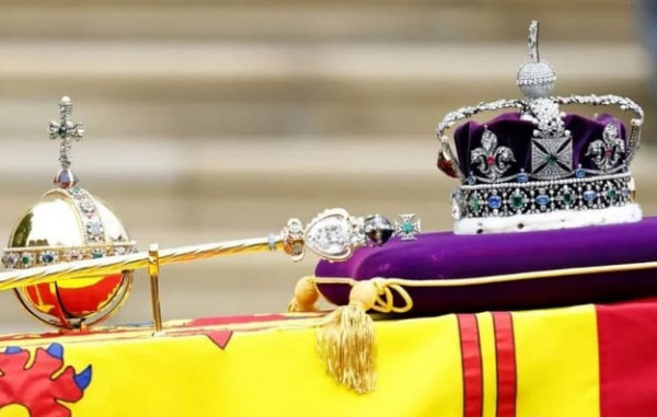 7 Mahkota Termahal Kerajaan Inggris, Imperial State Crown Dilapisi 2.868 Berlian