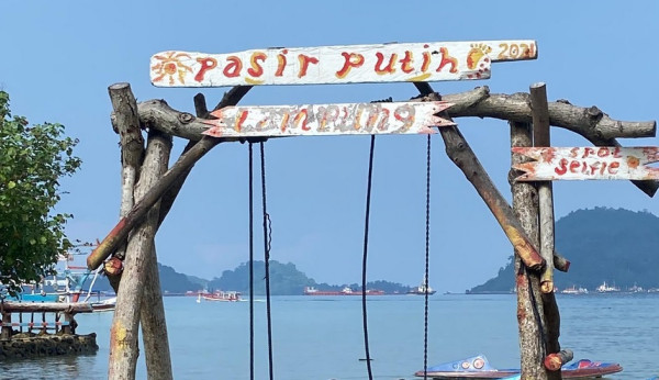 6 Rekomendasi Pantai di Lampung, Pasir Putihnya Instagramble