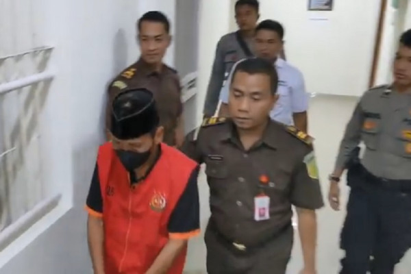 Cabuli Santriwati, Bapak dan Anak Pengasuh Pesantren di Trenggalek Divonis 9 Tahun Penjara