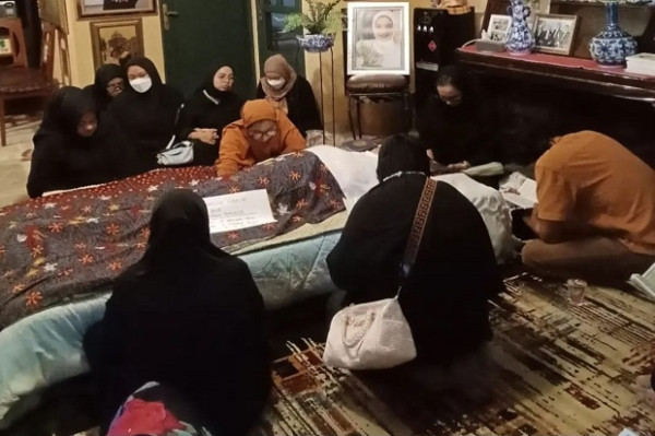 Doa Tulus Putri Marissa Haque: Ya Allah Sayangi Ibu Saya, Berikan Tempat Terbaik di Sisi Mu