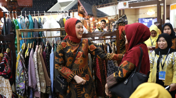 Shinta Nana Sudjana Ajak Masyarakat Kunjungi Paviliun Jateng di Inacraft 2024