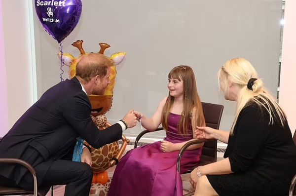 Tanpa Meghan Markle, Sikap Pangeran Harry selama Kunjungan Publik Tuai Pujian
