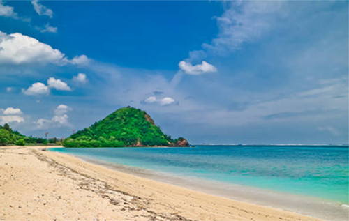 5 Pantai Terindah di Lombok, Nomor Terakhir Surganya Peselancar