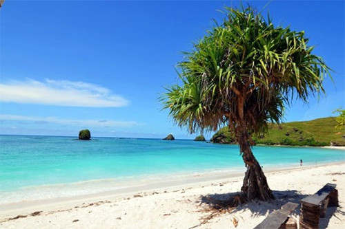 5 Pantai Terindah di Lombok, Nomor Terakhir Surganya Peselancar