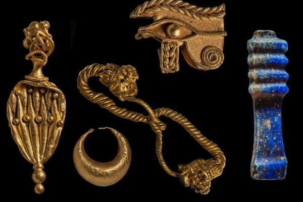 Arkeolog Temukan Kuil Aphrodite Penuh Perhiasan Berharga di Mesir