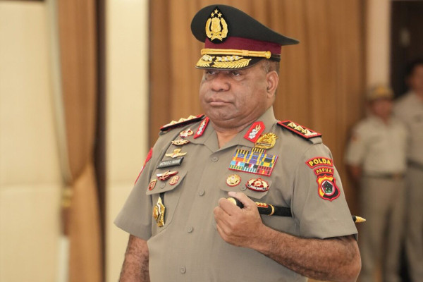 3 Jenderal Polisi Asli Putra Papua, 2 Perwira Tembus Bintang Tiga