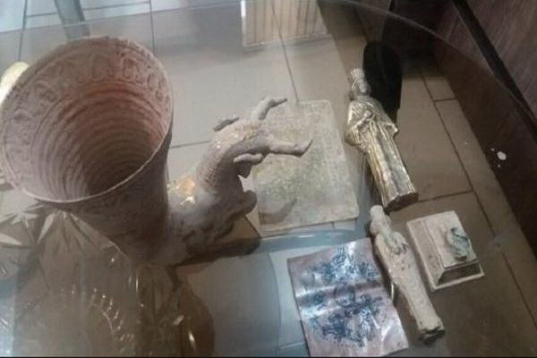 Topeng Emas dan Artefak Kuno Ditemukan dalam Operasi Rahasia di Iran