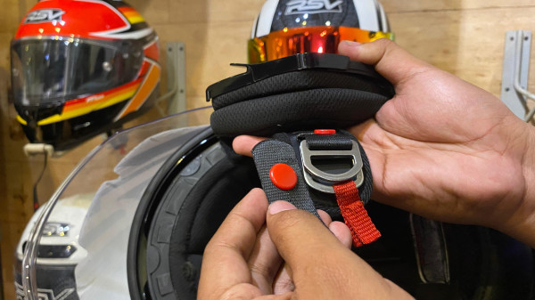 Masuk Musim Hujan, Begini Cara Merawat Helm dengan Benar