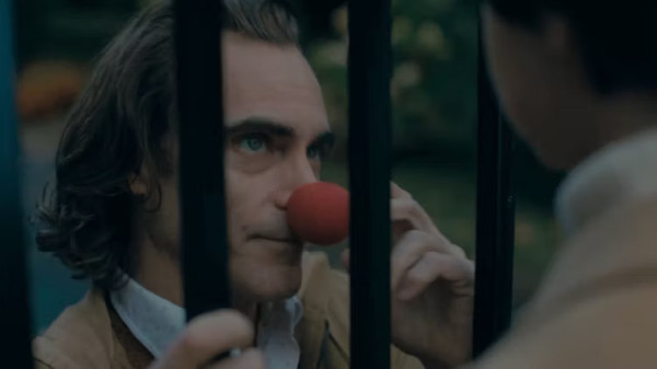 7 Perbedaan Harvey Dent 'Joker 2' dengan versi Komiknya