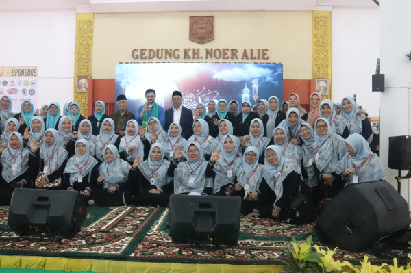 Alumni Pondok Pesantren Attaqwa Putri Gelar Silaturahmi dan Maulid Nabi