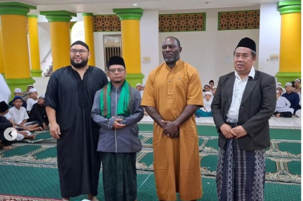 Jacksen F Tiago Mualaf, Syamsir Alam: Alhamdulillah!