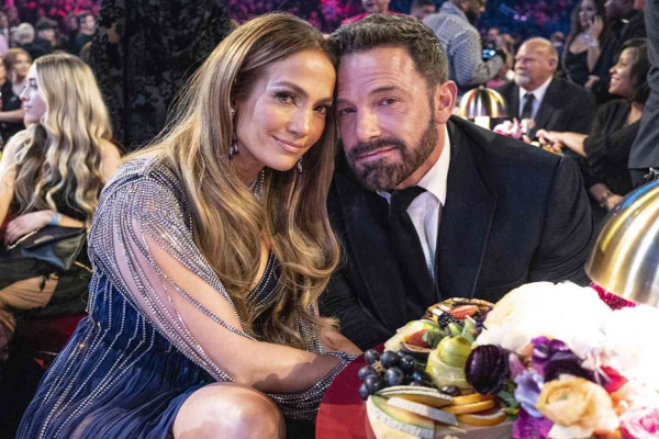 Kisah Cinta Jennifer Lopez dan Ben Affleck, dari CLBK hingga Bercerai