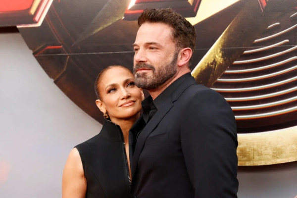 Kisah Cinta Jennifer Lopez dan Ben Affleck, dari CLBK hingga Bercerai
