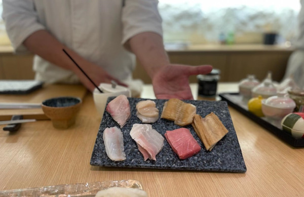 Begini Cara Makan Omakase, Hidangan Mewah Erina Gudono yang Viral