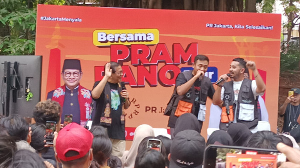 Pramono Karaoke hingga Joget Jedag Jedug Bareng Chicha Koeswoyo
