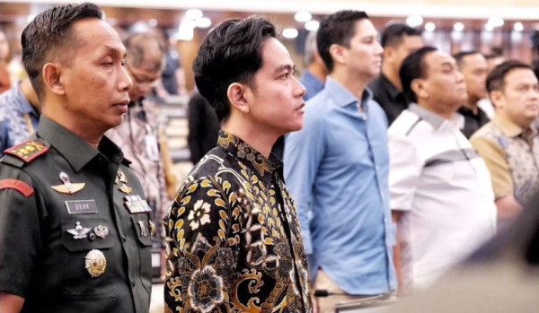 Dampingi Gladi Bersih Pelantikan, Letkol Devy Kristiono Calon Ajudan Gibran?