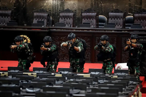 5 Fakta Jelang Pelantikan Presiden, Muncul Spanduk Ajakan Antar Prabowo ke Istana