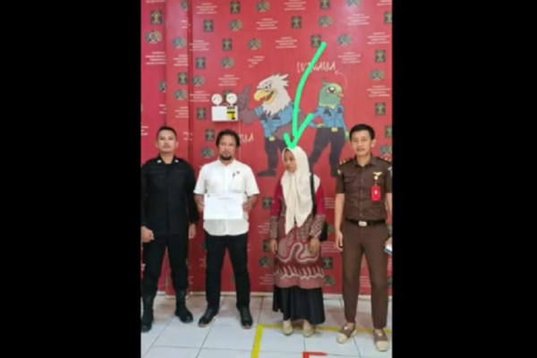Tangis Guru Supriyani Pecah! Penahanannya Ditangguhkan setelah 1 Minggu Ditahan karena Dituduh Aniaya Anak Polisi
