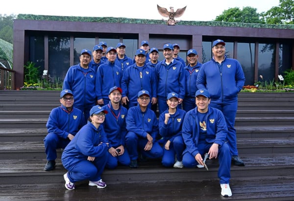 Prabowo Tinggalkan Akmil Magelang Pakai Maung Pindad dan Sapa Warga
