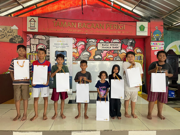 Hari Sumpah Pemuda, MNC Sekuritas Bagi-bagi Komputer