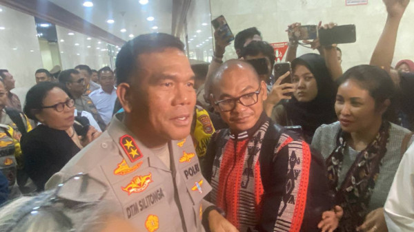 Kapolda NTT Usap Kepala Ipda Rudy Soik di DPR: Anak Ayam Itu Ada di Tangan Kamu