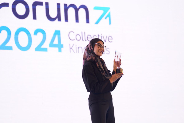 Bendum Perindo Angkie Yudistia Terima Penghargaan Youth Humanitarian Award
