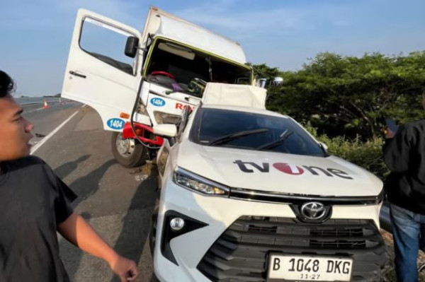 Mobil TvOne Ditabrak di Tol Pemalang, Sopir Truk Diduga Alami Microsleep