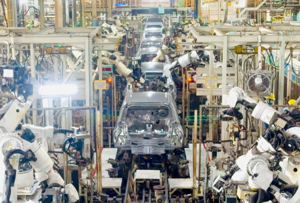 Melihat Proses Produksi Mobil Daihatsu di Pabrik Karawang