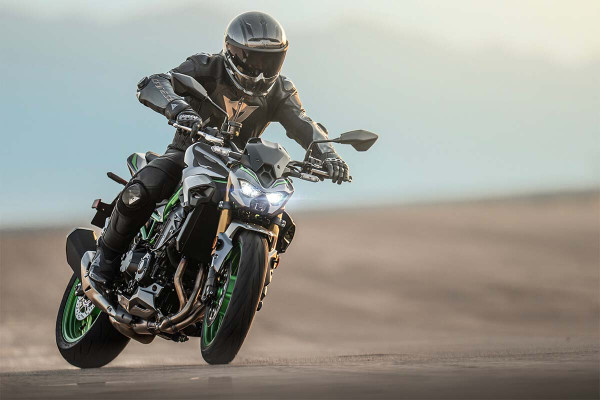 Pertahankan DNA Sugomi, Kawasaki Z900 Hadir dengan Fitur Melimpah