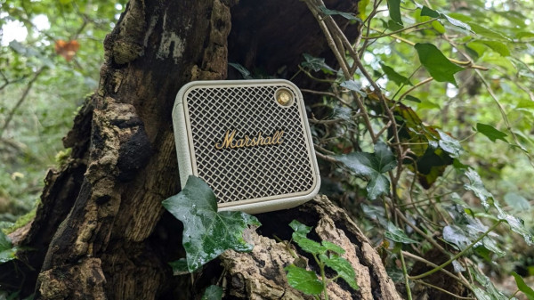 Speaker Portable Ini bisa Diajak Berenang Bahkan Ditenggelamkan di Air