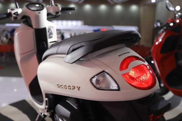 Scoopy Terbaru Bersolek! Harga Rp22 Juta, Ada USB Type-C & Panel Digital!