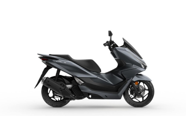 Honda PCX 2025: Skutik Gambot dengan Layar 5 Inci dan Konsumsi BBM 47,6 km/liter!