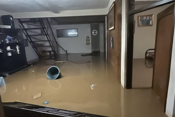 Puluhan Rumah Terendam Banjir Akibat Hujan Deras, Ratusan Warga Sukabumi Mengungsi