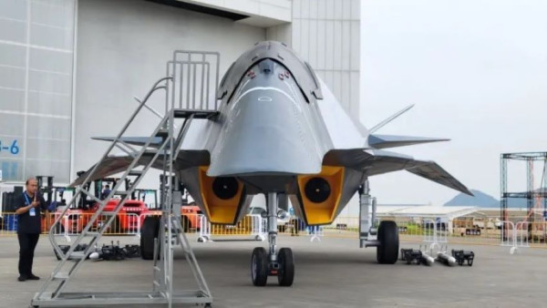 Tantang Dominasi Barat, China Kenalkan Jet Tempur Generasi ke-6 'Kaisar Putih'