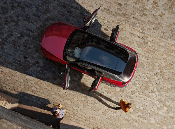 Mazda MX-30: Harga Rp860 Juta tapi Jarak Tempuh hanya 200 Km, Mobil Listrik Ideal atau Sekadar Gaya?