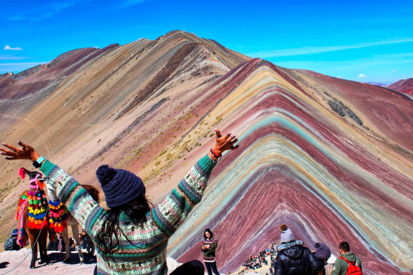 Masya Allah! Ini Penampakan Gunung Pelangi di Peru Sebagaimana Disebutkan dalam Alquran