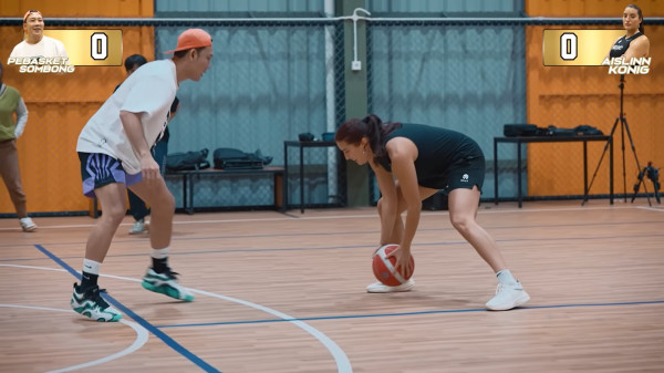 5 Potret Aislinn Konig, Istri Sandy Walsh Tanding Basket Bareng Denny Sumargo